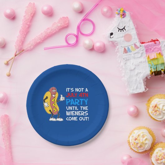 それはウインナーのホットドッグまでの7月4日のパーティーではないです ペーパープレート (パーティー)