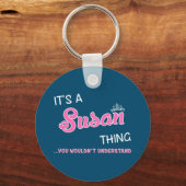 それはスーザンの事だ君には分からないよ キーホルダー (正面)