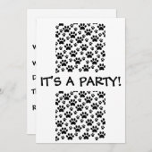 それはパーティー犬のプリントポー白黒 招待状 (正面/裏面)