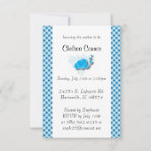 それはベビー象が付いている男の子の、青及び白い格子縞です 招待状 (裏面)