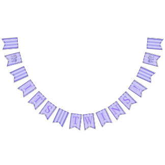 それは双生児です! ベビー象によっては紫色のテーマが開花します バンティングフラッグ