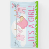 それは女の子です! (CLOTHESLINEのピンクのデザインのベビー) 横断幕 (縦)