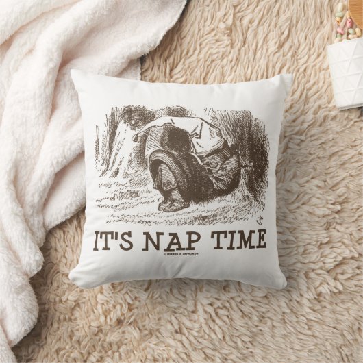 それは昼寝時の赤の王の眠るスノリングワンダーランド クッション (ブランケット)