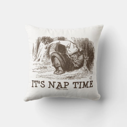 それは昼寝時の赤の王の眠るスノリングワンダーランド クッション (裏面)