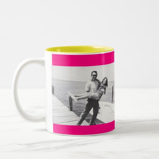 それは波止場のBOOK_MUG_hot_pink/yelで起こった ツートーンマグカップ (左)
