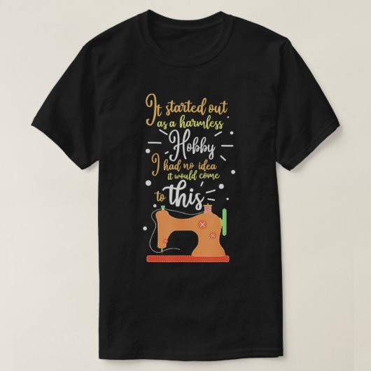 それは無害な趣味の贈り物として始まった Tシャツ (デザイン正面)
