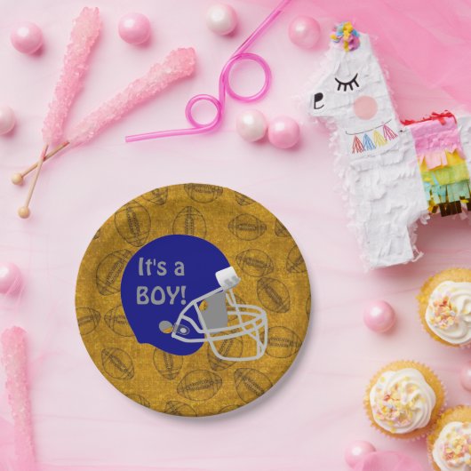 それは男の子のフットボールのテーマのベビーシャワーの紙皿です ペーパープレート (パーティー)