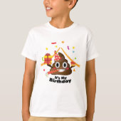 それは私の誕生日のウンチのEmojiの子供の男の子のパーティーです Tシャツ (正面)