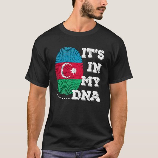 それは私のDNAアゼルバイジャン国旗の男性の女性ギフトスワ Tシャツ (正面)