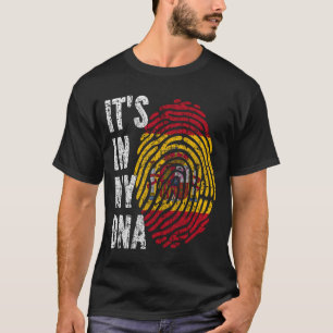 それは私のDNAスペイン国旗の男性の女性の子供 Tシャツ