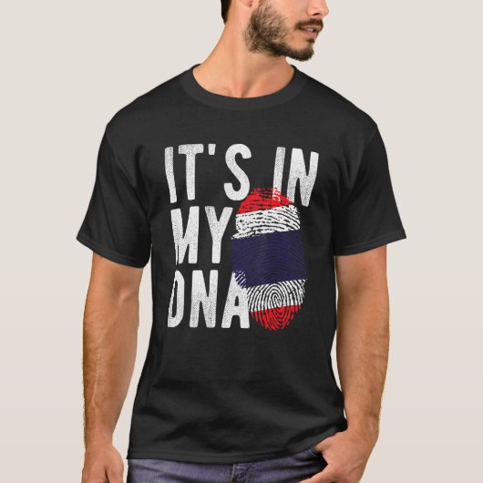 それは私のDNAタイ国旗の指紋にある Tシャツ (正面)
