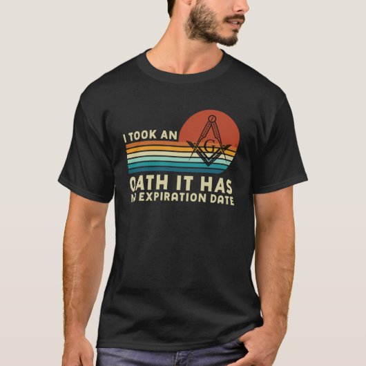 それは誓いのマソニックなマスタースクエアとコンパスを取った Tシャツ (正面)