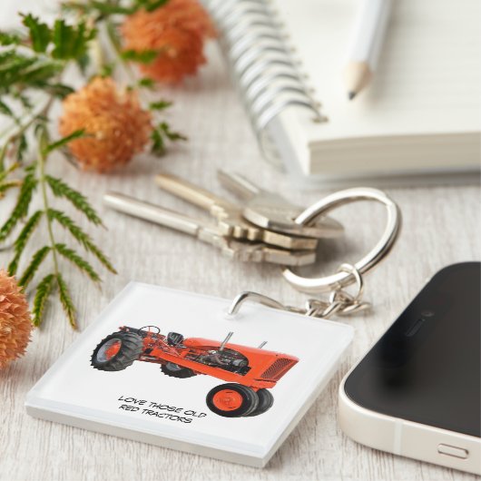 それらの古く赤いトラクターを愛して下さい キーホルダー (正面右)