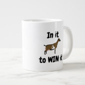 それを勝ち取るために – ナイジェリアの矮性乳製品ヤギ ジャンボコーヒーマグカップ (正面右)