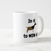 それを勝ち取るために – ナイジェリアの矮性乳製品ヤギ ジャンボコーヒーマグカップ (正面右)