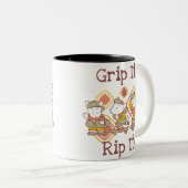 それを握り、スケートボードをする裂いて下さい ツートーンマグカップ (正面右)