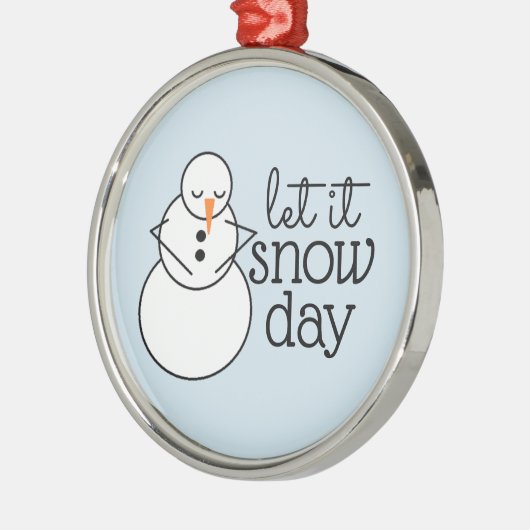 それオーナメント割り当てられる日のクリスマスの雪が降るため メタルオーナメント (左)