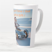 そろそろサンタさんプレゼントもらってもいい カフェラテマグ (右アングル)