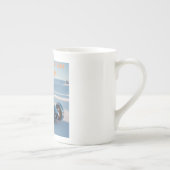 そろそろサンタさんプレゼントもらってもいい ボーンチャイナマグカップ (右)