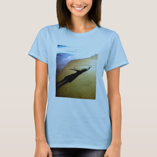 たがのビーチの影 Tシャツ (正面)