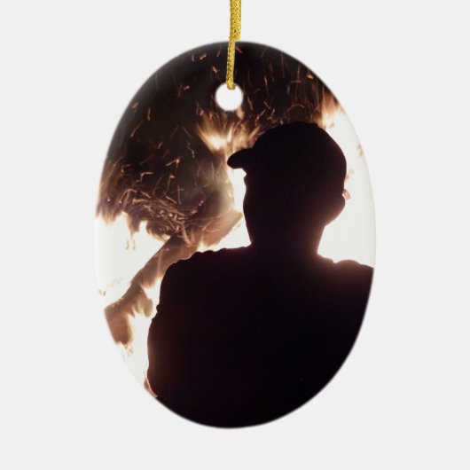 たき火を見ながら セラミックオーナメント (正面)