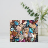 たくさんのカラフル面白い磨き石 ポストカード (スタンド正面)