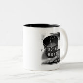 たくさんの月曜日ない十分なコーヒー ツートーンマグカップ (正面右)