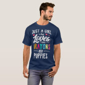 ただのクレヨンが好きな女の子と子犬が好きな子供 Tシャツ (正面フル)