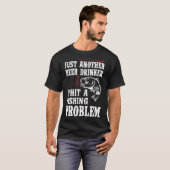 ただのビール好き、でも釣りには悩みがある Tシャツ (正面フル)