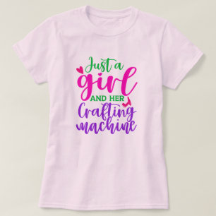 ただの女の子と彼女の機械仕掛け女性 Tシャツ