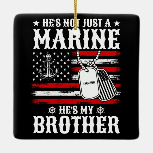 ただの海兵ではない、彼はいとこだ - 愛国心あふれるユーモア セラミックオーナメント (裏面)