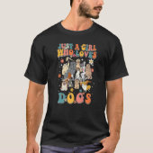 ただの犬が好きな女の子のレトロでグルーヴィーな犬のクリスマス Tシャツ (正面)