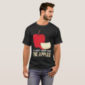 ただリンゴのためにここに来たTシャツ Tシャツ (正面フル)