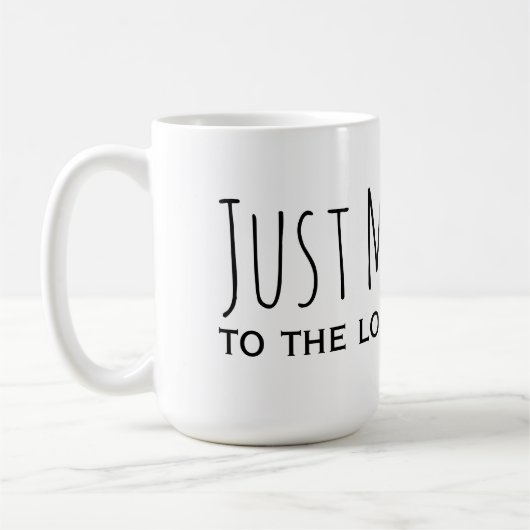 たった今結婚しましたと愛の恋とロマンチック コーヒーマグカップ (左)