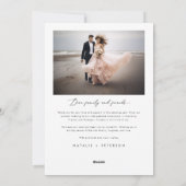 たった今結婚しましたと明るい新婚フォトクリスマス シーズンカード (裏面)