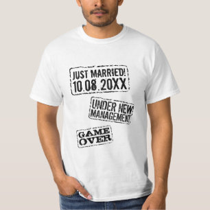 たった今結婚しましたのおかしなシャツに結婚式の日取りが決まっている Tシャツ