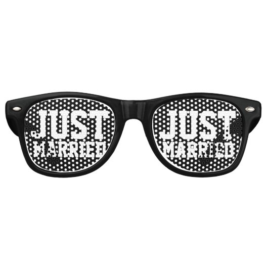 たった今結婚しましたのウェディングパーティーの新しい影結婚響 レトロサングラス (正面)
