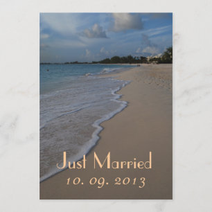 たった今結婚しましたのビーチ結婚式の写真の発表 案内状