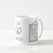 たった今結婚しましたの写真のマグ コーヒーマグカップ (正面右)