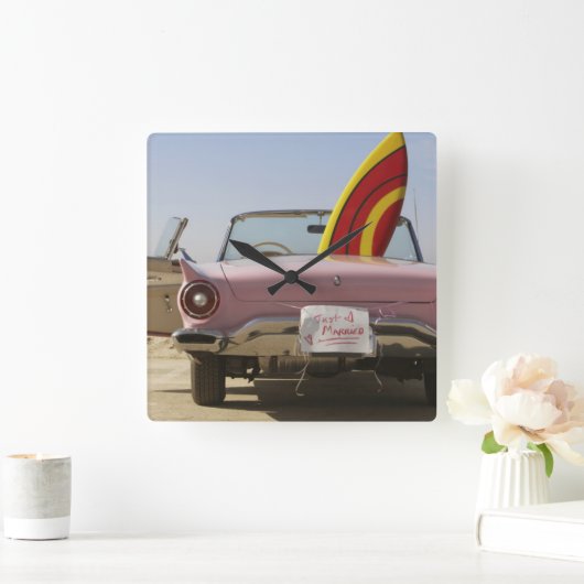 たった今結婚しましたの印およびサーフボード スクエア壁時計 (ホーム)