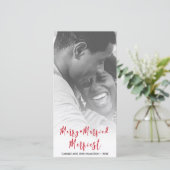 たった今結婚しましたの新婚クリスマスホリデー写真 シーズンカード (スタンド正面)