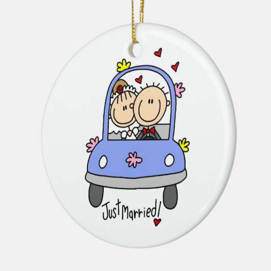 たった今結婚しましたの新郎新婦のTシャツおよびギフト セラミックオーナメント (左)