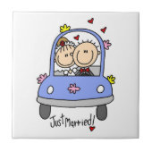 たった今結婚しましたの新郎新婦Tシャツ&ギフト タイル (正面)