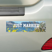たった今結婚しましたの花と湖、青空。 バンパーステッカー (車上)