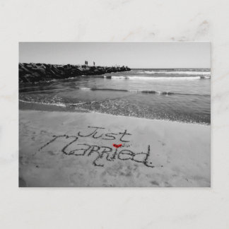 たった今結婚しましたの郵便はがき 案内ポストカード