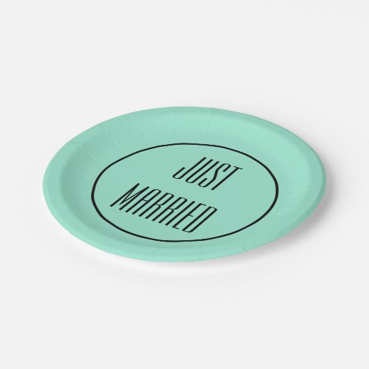 たった今結婚しましたウェディングレセプションパーティー紙プレート ペーパープレート (アングル)