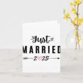たった今結婚しましたエスト2025ハネムーン結婚ズ・カップル・アン カード (黄色い花)