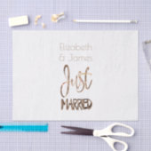 たった今結婚しましたエレガントタイポグラフィ結婚ギフト 薄葉紙 (クラフト)