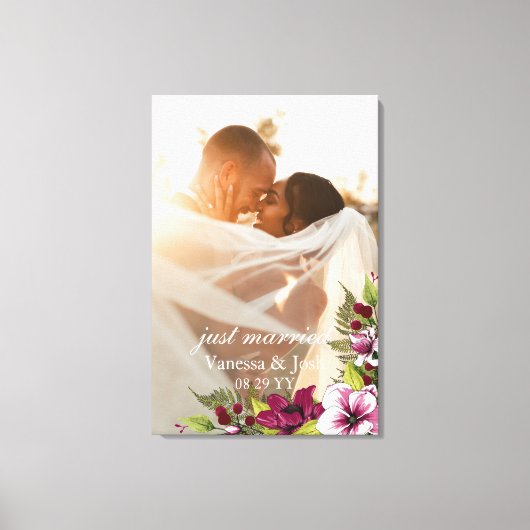 たった今結婚しましたエレガントマゼンタホワイトフローラ結婚ズ キャンバスプリント (正面)