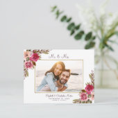 たった今結婚しましたエロペメントフォトパープルエレガントフローラ インビテーションポストカード (スタンド正面)